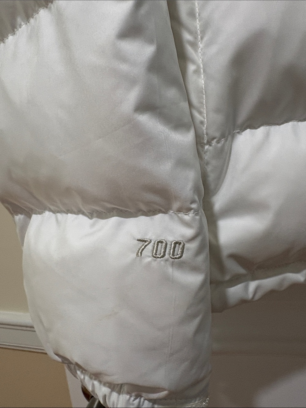 The North Face Women's White Puffy Jacket With Embroidery Sz M - Picture 9 of 15
